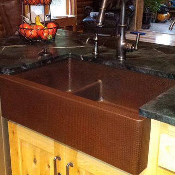 33" Hammered Copper Apron Front 30/70 Double Basin Kitchen Sink with Short 5" Di
