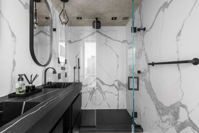 Example of a trendy bathroom design in New York
