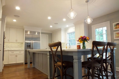 Transitional kitchen photo in Cincinnati