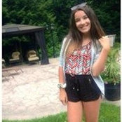 Mandie Larouche's photo