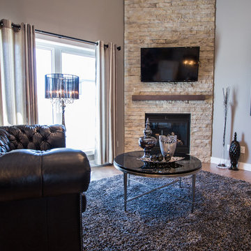 1543 sq/ft Modified Bi-level, 3 bedrooms, 2 ½ baths