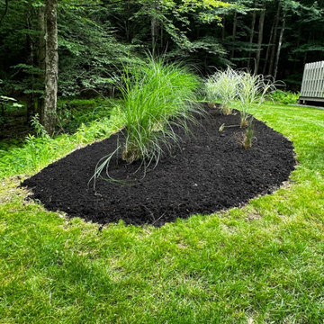 Professional Lawn Care & Mulch Installation