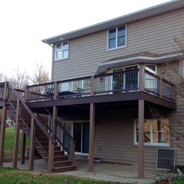AZEK Deck with Timbertech Builderrail and Genovations Brownstone post wraps