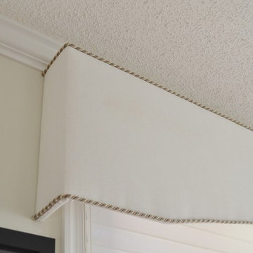 Living Room/Dining Room w/ White Cornices
