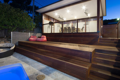 Photo of a contemporary patio in Canberra - Queanbeyan.