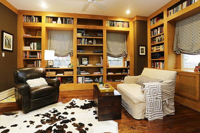 Country family room photo in Austin