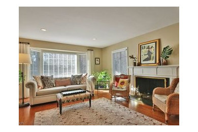 Example of a classic living room design in New York