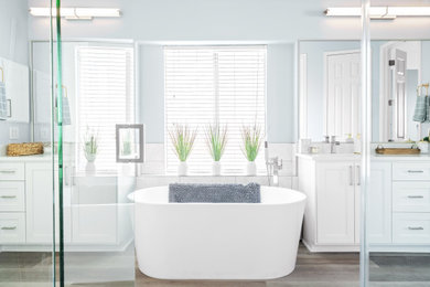 Minimalist freestanding bathtub photo in Austin