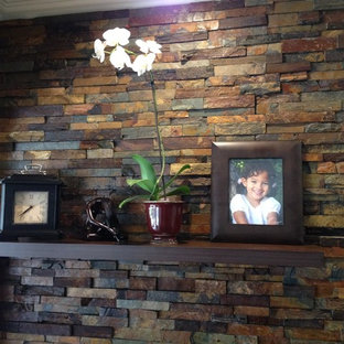 Mountain style home design photo in Los Angeles