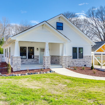 502 Rhyne Circle