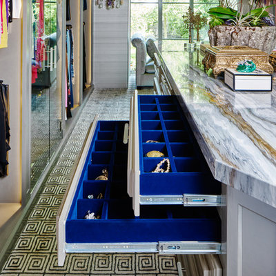Inspiration for a large timeless home design remodel in Dallas