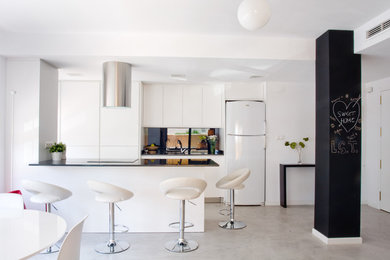 Inspiration for a contemporary kitchen in Alicante-Costa Blanca.