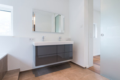 Modernes Badezimmer in Frankfurt am Main