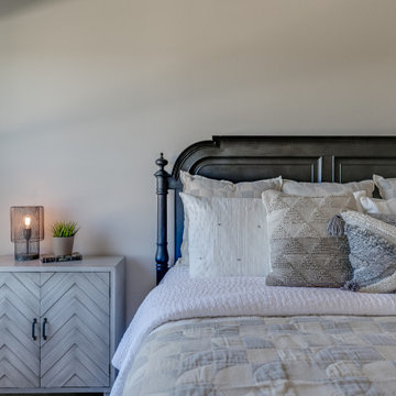 Columbia 2530 I Rustic Bronze 2 (2020 Festival Of Homes)