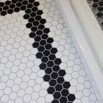 Farmhouse Pingree Grove Bath