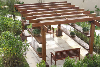Inspiration for a modern patio remodel