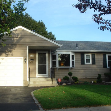 Massapequa Siding - Tuscan Clay Shakes with Windows