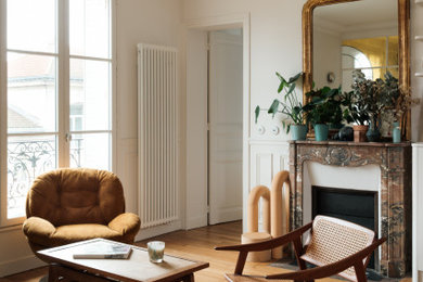 Idée de décoration pour un salon bohème de taille moyenne.