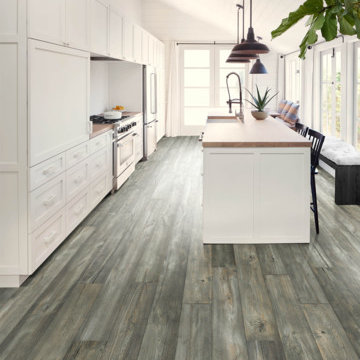 1 Kitchen, 6 Woods Floors