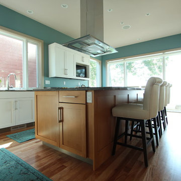 Light Maple Cabinets on Island with White Shaker Cabinets on Perimeter