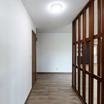 Caddy Court Kitchen & Mainfloor Remodel Before/Afters