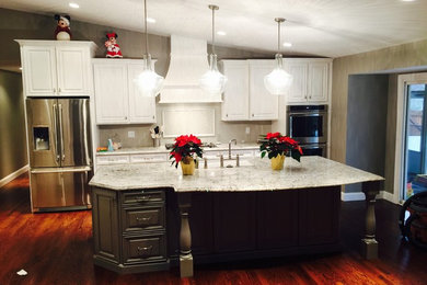 Inspiration for a modern kitchen remodel in St Louis