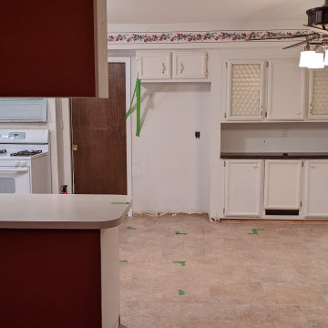 Showplace EVO Pierce Kitchen in Simpli White & Hickory Flagstone