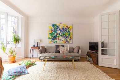 Cette photo montre un salon tendance.