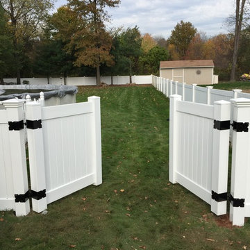 Newington| 4' Premium PVC Yard Enclosure
