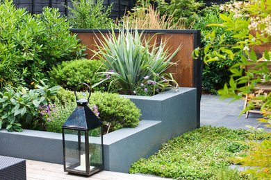 Contemporary patio in London.