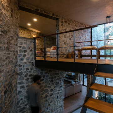 EC HOUSE