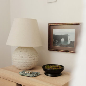 BEDSIDE TABLE STYLING