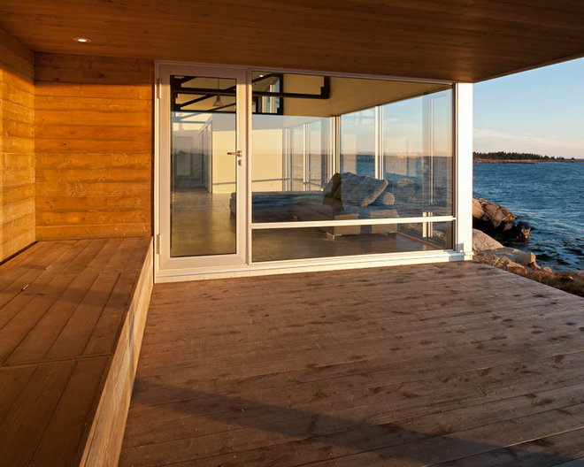 モダン デッキ by MacKay-Lyons Sweetapple Architects Limited