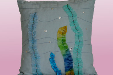 Flowing Seaweed Pillow