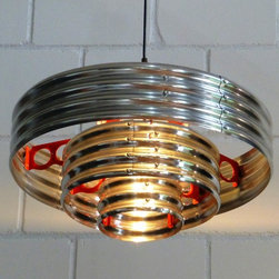 Pendelleuchte aus bombiertem Aluminiumwellblech als Leichtbaukonstruktion. - Products