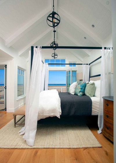 Beach Style Bedroom by Blackband Design