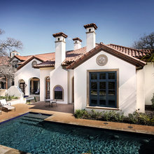 Pool, Indoor / Outdoor, and Backyard