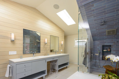 Bathroom - contemporary bathroom idea in Other