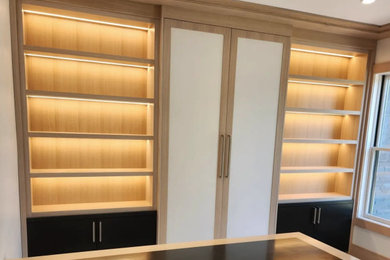 Example of a home office design in New York