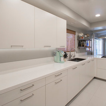 Clean and Compack Kitchen in La Crescenta