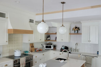 Kitchen - french country kitchen idea in New York
