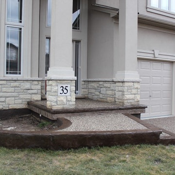EXPOSED AGGREGATE WITH STAMPED BORDERS