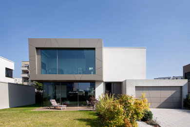 Zweistöckiges Modernes Einfamilienhaus mit Flachdach in Frankfurt am Main