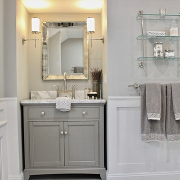RVC Colonial Guest Bath