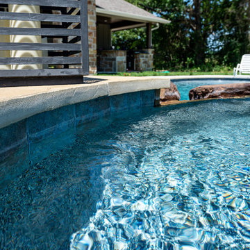 Beautiful Spa and Pool with Blue Surf PebbleTec