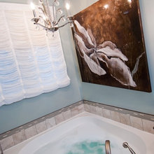 Bathroom tub