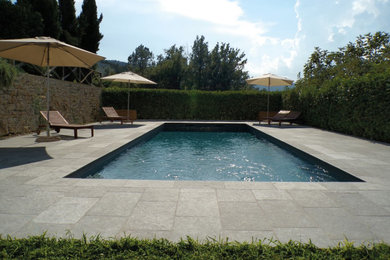 Piscina in pietra naturale Cenere