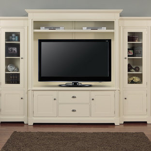 Design ideas for a classic home cinema in Toronto.