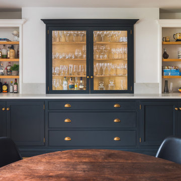 Drinks Room with Cocktail Cabinet