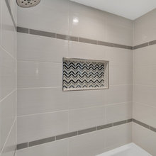 3999 Dumaine - Upstairs Bathroom
